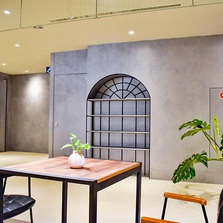 Talmud Business Hotel - Zhongshan Тайчжун Экстерьер фото