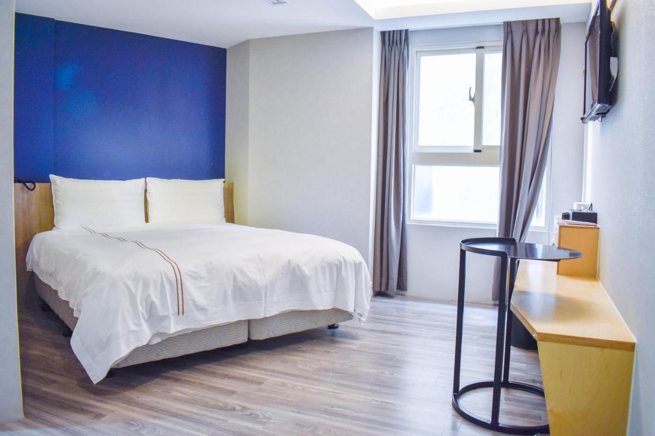 Talmud Business Hotel - Zhongshan Тайчжун Экстерьер фото