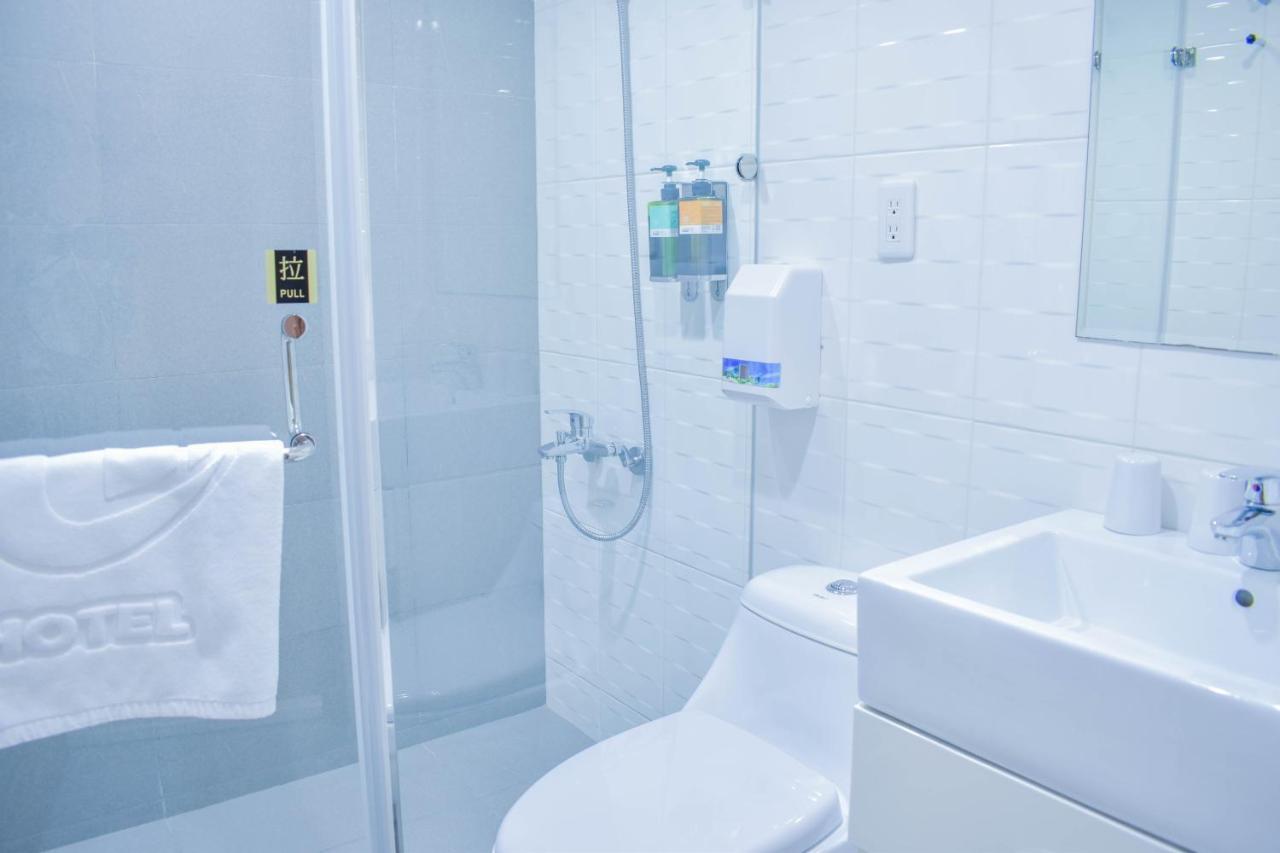 Talmud Business Hotel - Zhongshan Тайчжун Номер фото