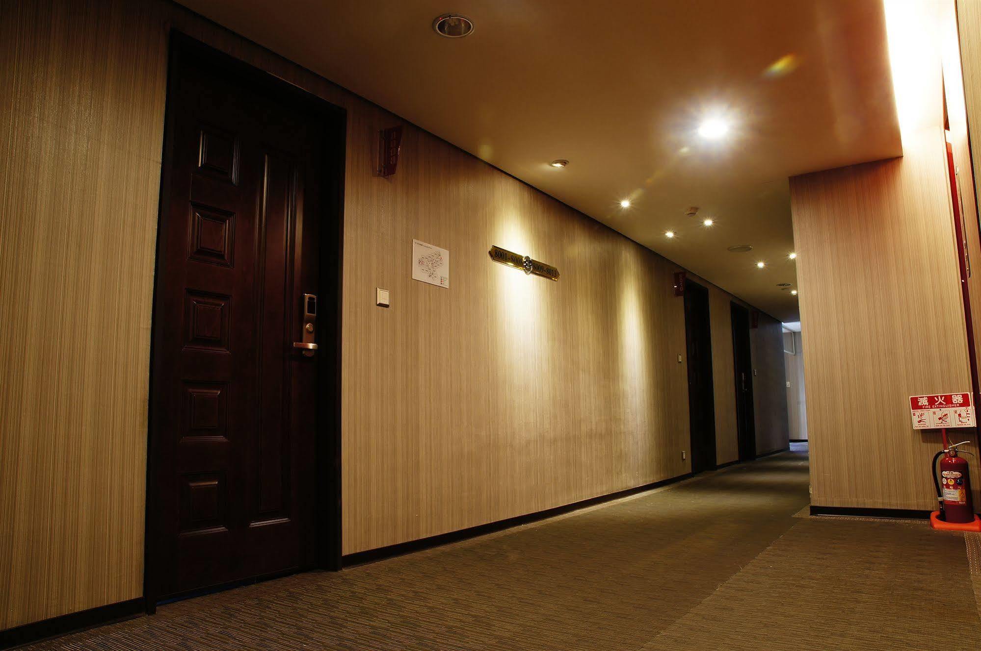 Talmud Business Hotel - Zhongshan Тайчжун Экстерьер фото